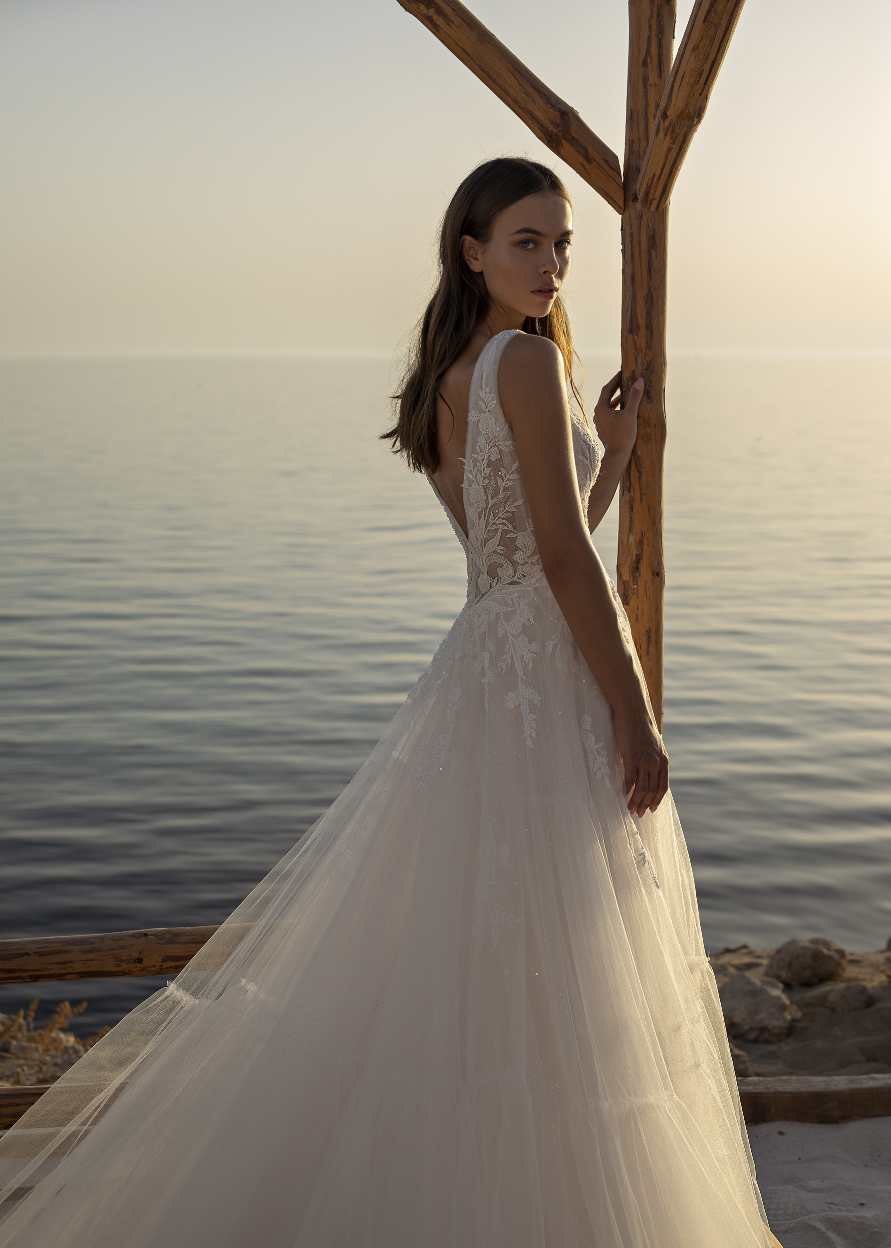 Papillon_2022_Orabella_CU_Back_6841